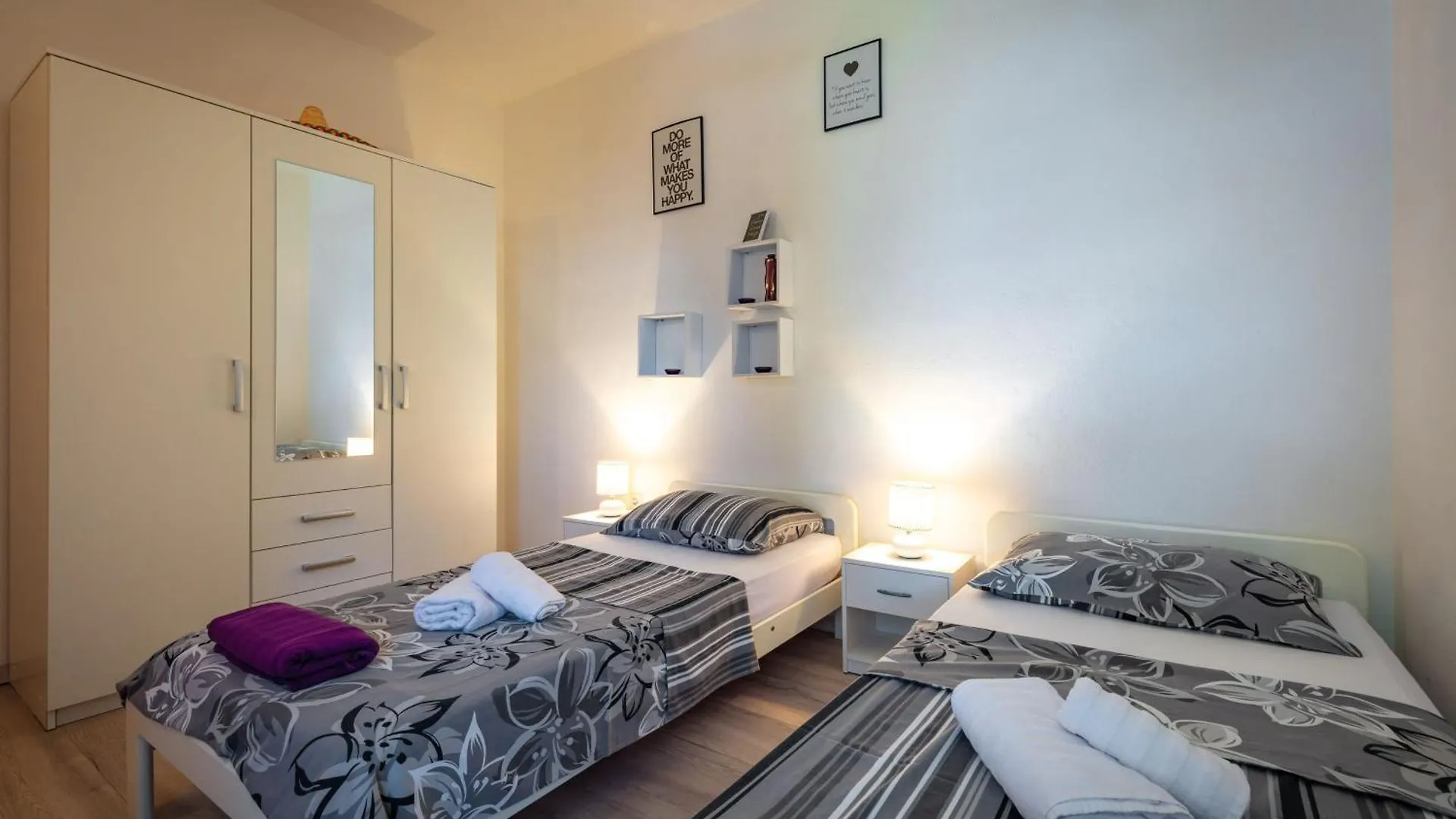 Ferienhaus In Okrug Gornji Mit Grill Und Terrasse Traù 0*,